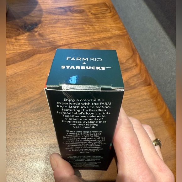 FARM Rio x Starbucks Vibrant Cold Cup Key Chain - Picture 3 of 3